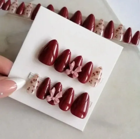 Reusable Floral Press-On Nail Set